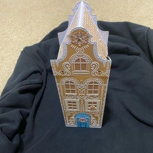 A little Christmas treat holder.